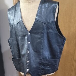 Men's Sleek Black Leather Vest